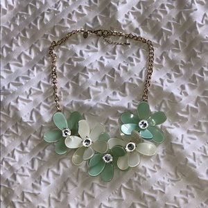 🆕 Mint and gold flower necklace